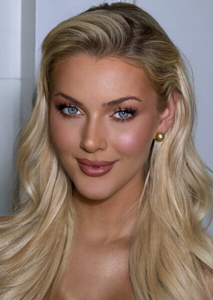 Victoria Kjær Theilvig photo