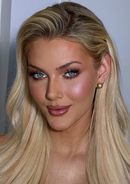 Victoria Kjær Theilvig photo