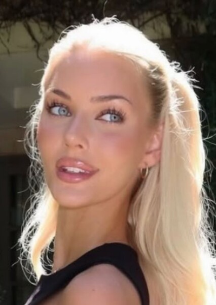 Victoria Kjær Theilvig photo