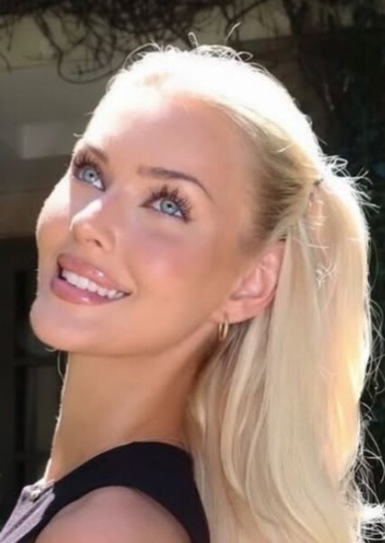 Victoria Kjær Theilvig photo