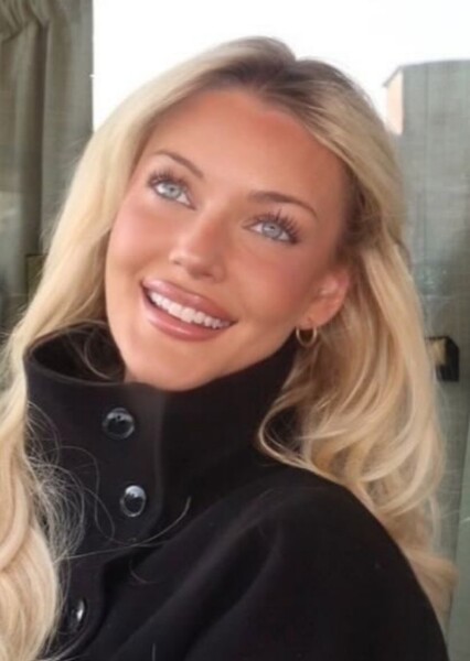 Victoria Kjær Theilvig photo