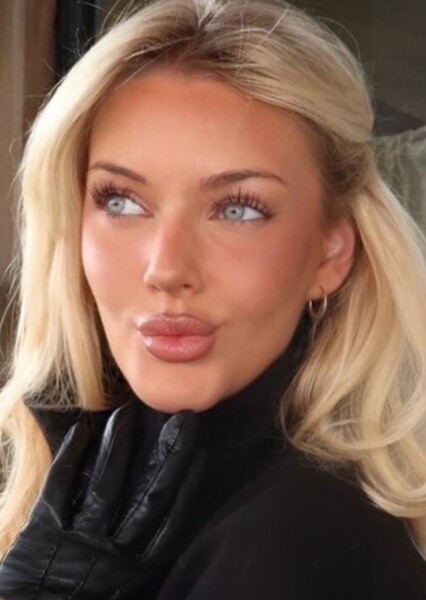 Victoria Kjær Theilvig photo