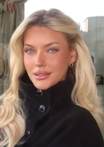 Victoria Kjær Theilvig photo