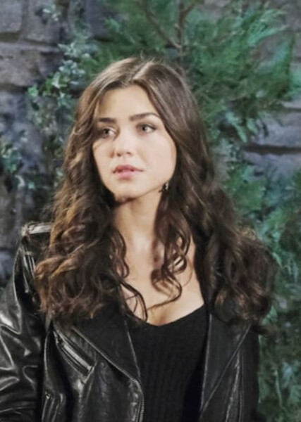 Victoria Konefal photo