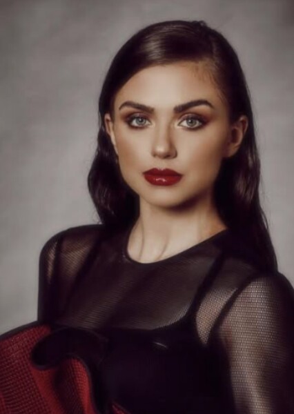 Victoria Konefal photo