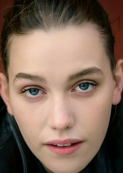 Victoria Pedretti photo