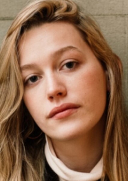Victoria Pedretti photo