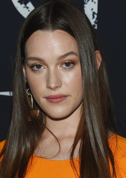 Victoria Pedretti photo