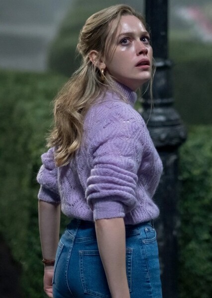 Victoria Pedretti photo