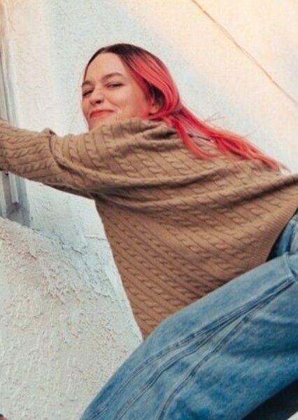 Victoria Pedretti photo