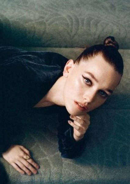 Victoria Pedretti photo