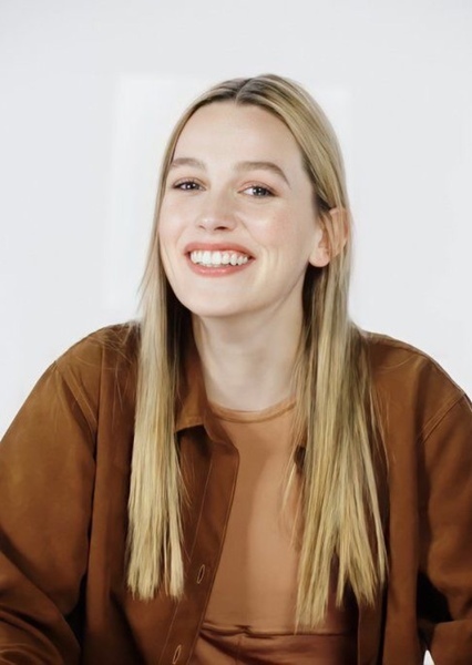 Victoria Pedretti photo
