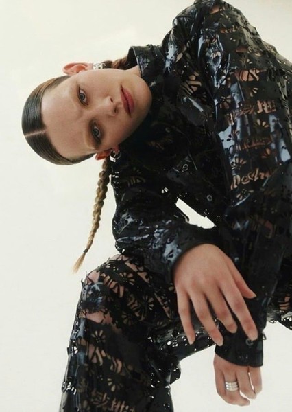 Victoria Pedretti photo