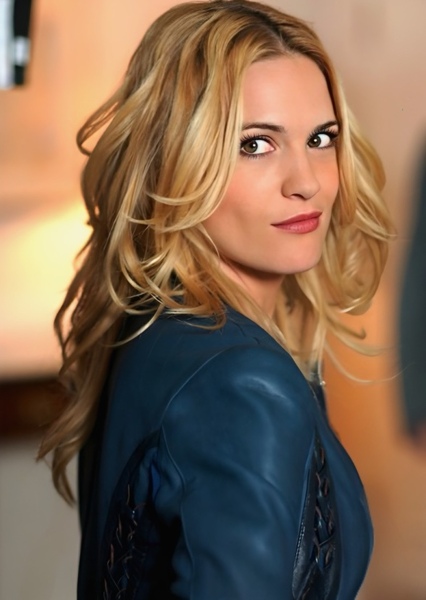 Victoria Pratt photo