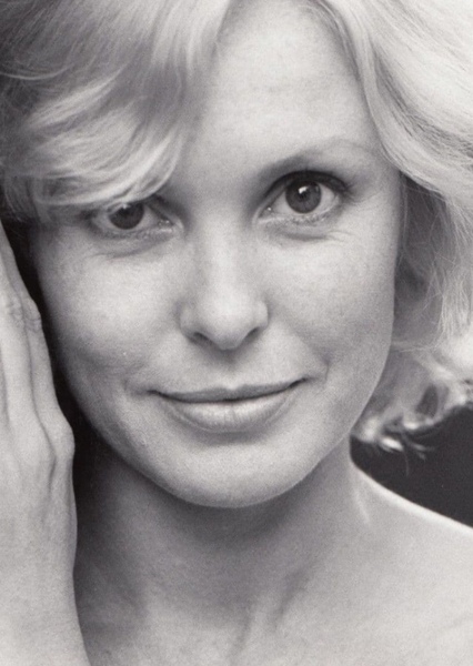 Victoria Tennant photo