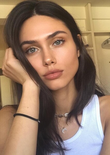 vika bronova photo