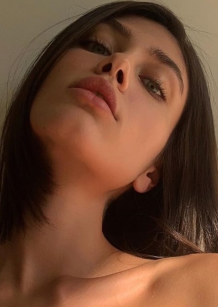 vika bronova photo