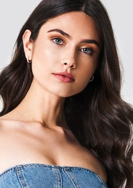 vika bronova photo