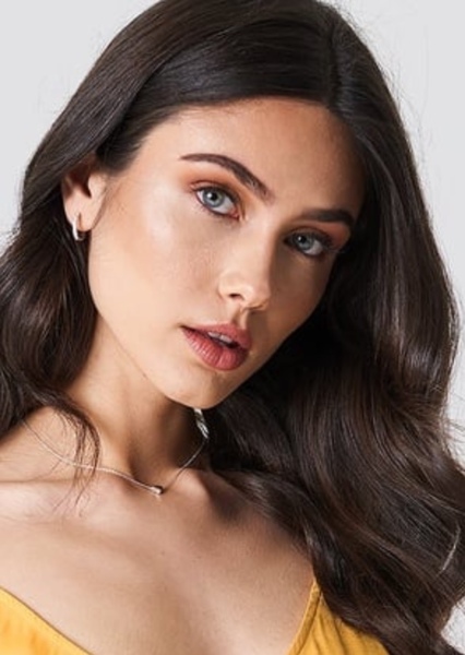 vika bronova photo