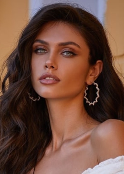 vika bronova photo