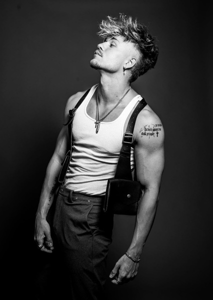 Viktor White photo