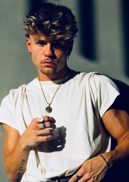 Viktor White photo