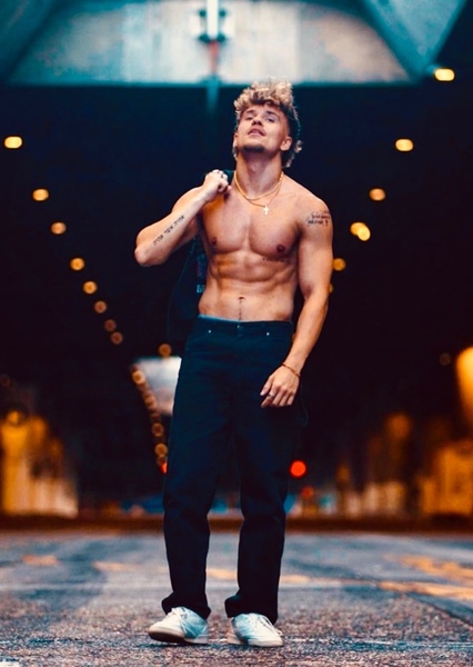 Viktor White photo