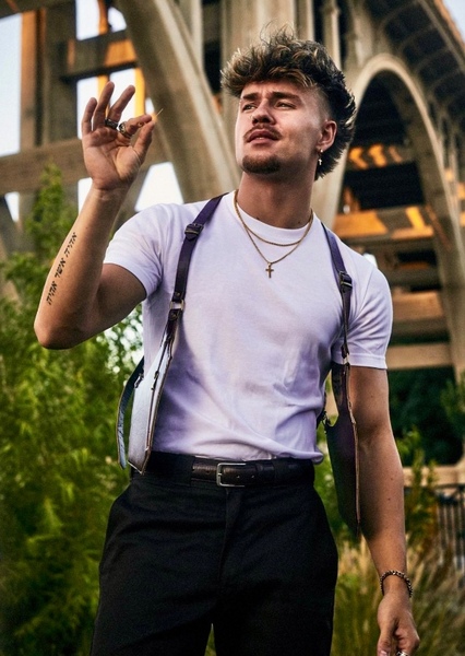 Viktor White