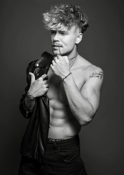 Viktor White photo