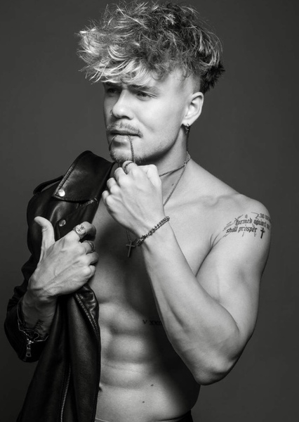 Viktor White photo