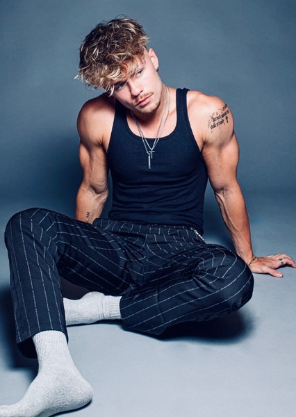 Viktor White photo