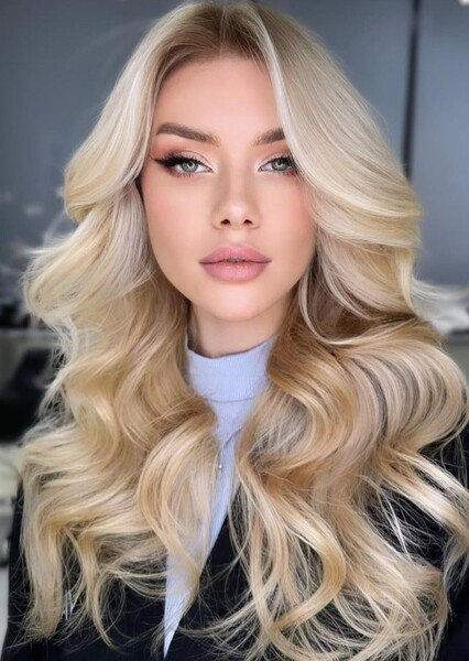 Viktoria Apanasenko photo