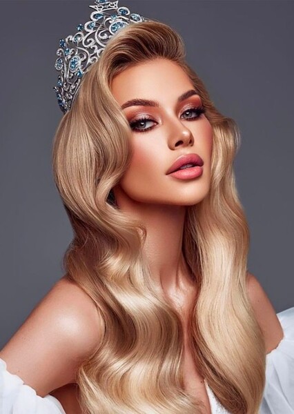 Viktoria Apanasenko photo