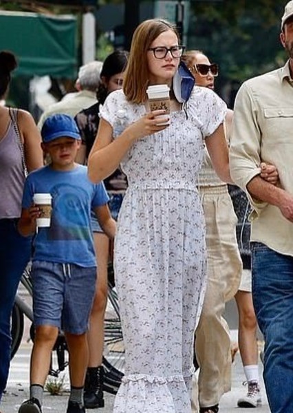 Violet Affleck photo