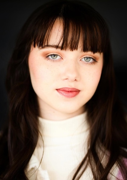 Violet McGraw photo