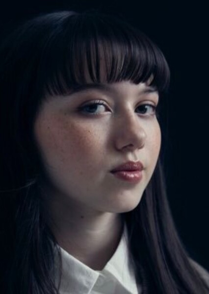 Violet McGraw photo
