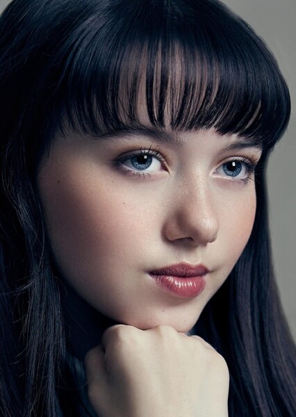 Violet McGraw photo