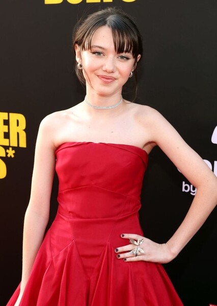 Violet McGraw photo