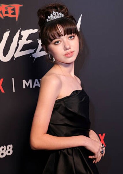 Violet McGraw photo