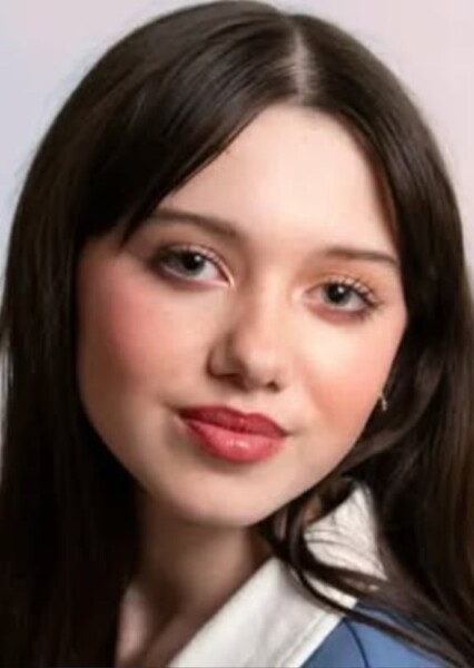 Violet McGraw photo