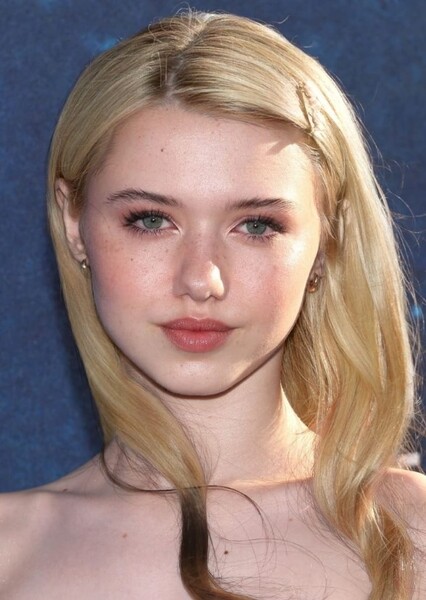 Violet McGraw photo