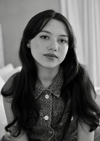 Violet McGraw photo