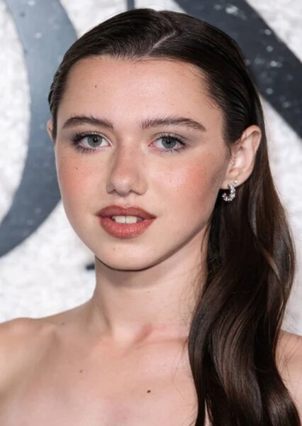 Violet McGraw photo