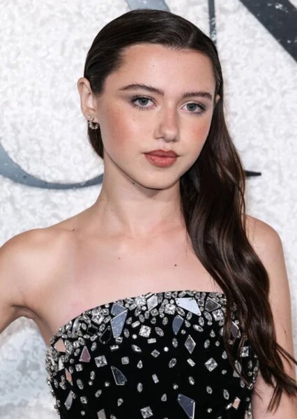 Violet McGraw photo