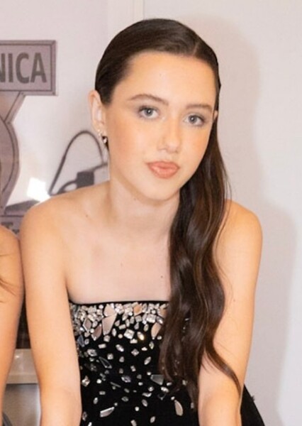 Violet McGraw photo