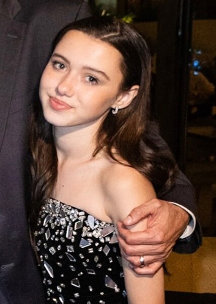 Violet McGraw photo