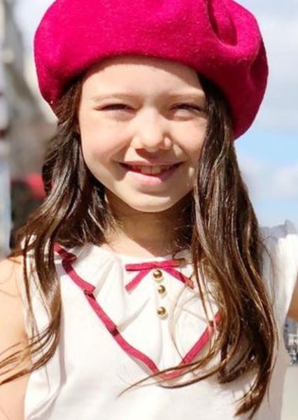 Violet McGraw photo