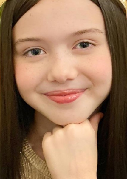 Violet McGraw photo