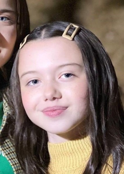 Violet McGraw photo
