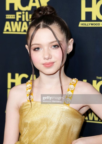 Violet McGraw photo